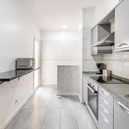 Апартаменты Emerald Scape Garajau Madeira By Grm